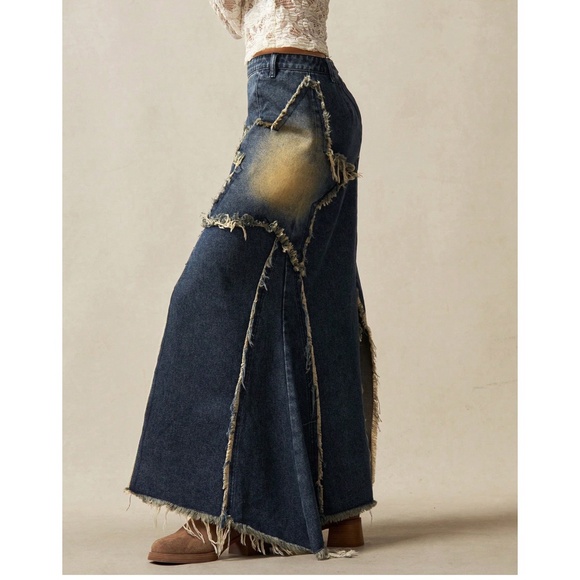 Western Dark Wash Star patch Frayed Split Hem Maxi Skirt - Picture 2 of 7
